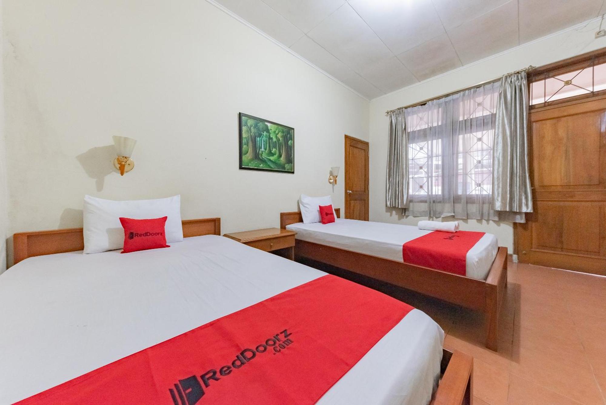 Reddoorz Plus Near Rsud R. Syamsudin Bunut Sukabumi Hotel Ngoại thất bức ảnh