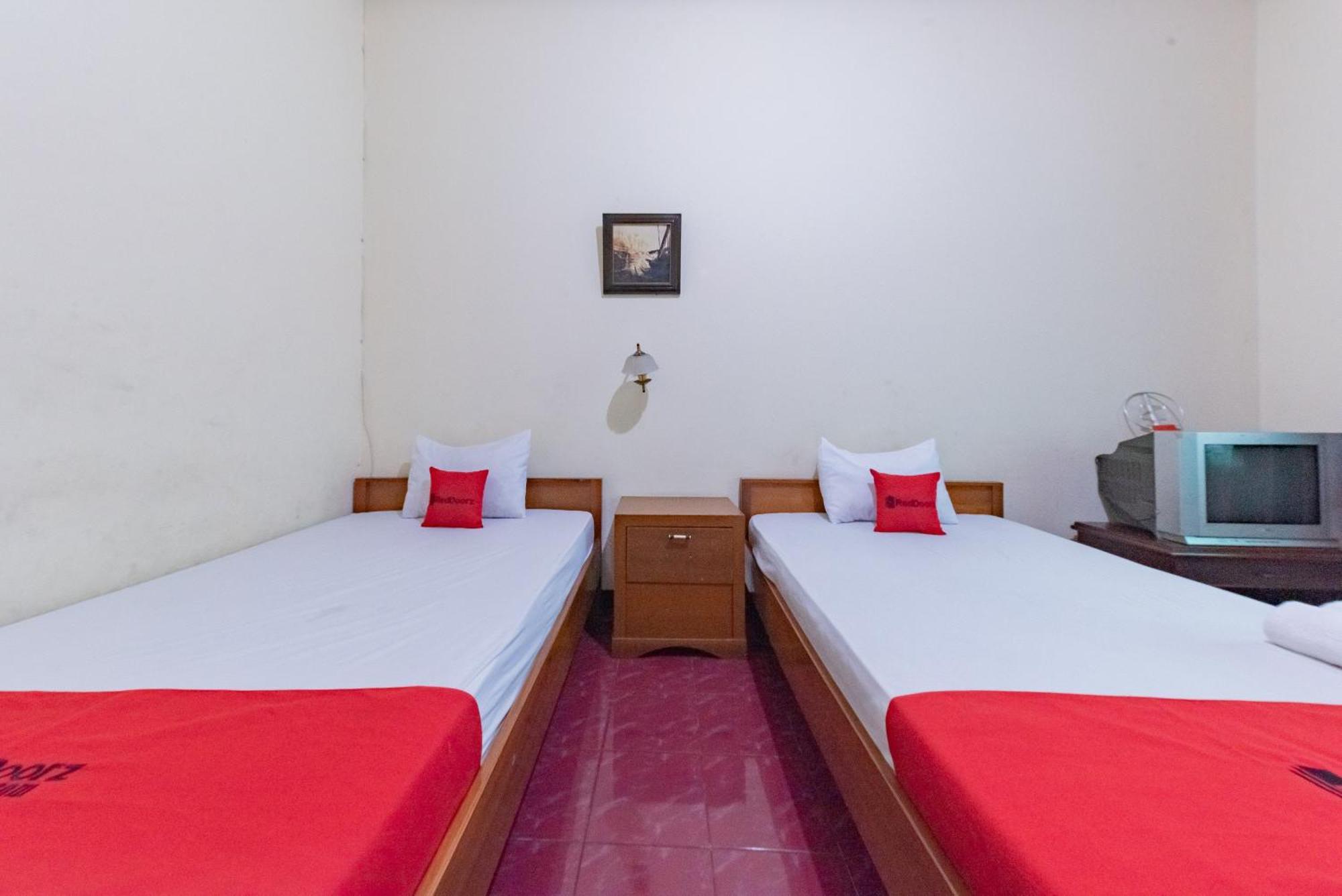 Reddoorz Plus Near Rsud R. Syamsudin Bunut Sukabumi Hotel Ngoại thất bức ảnh