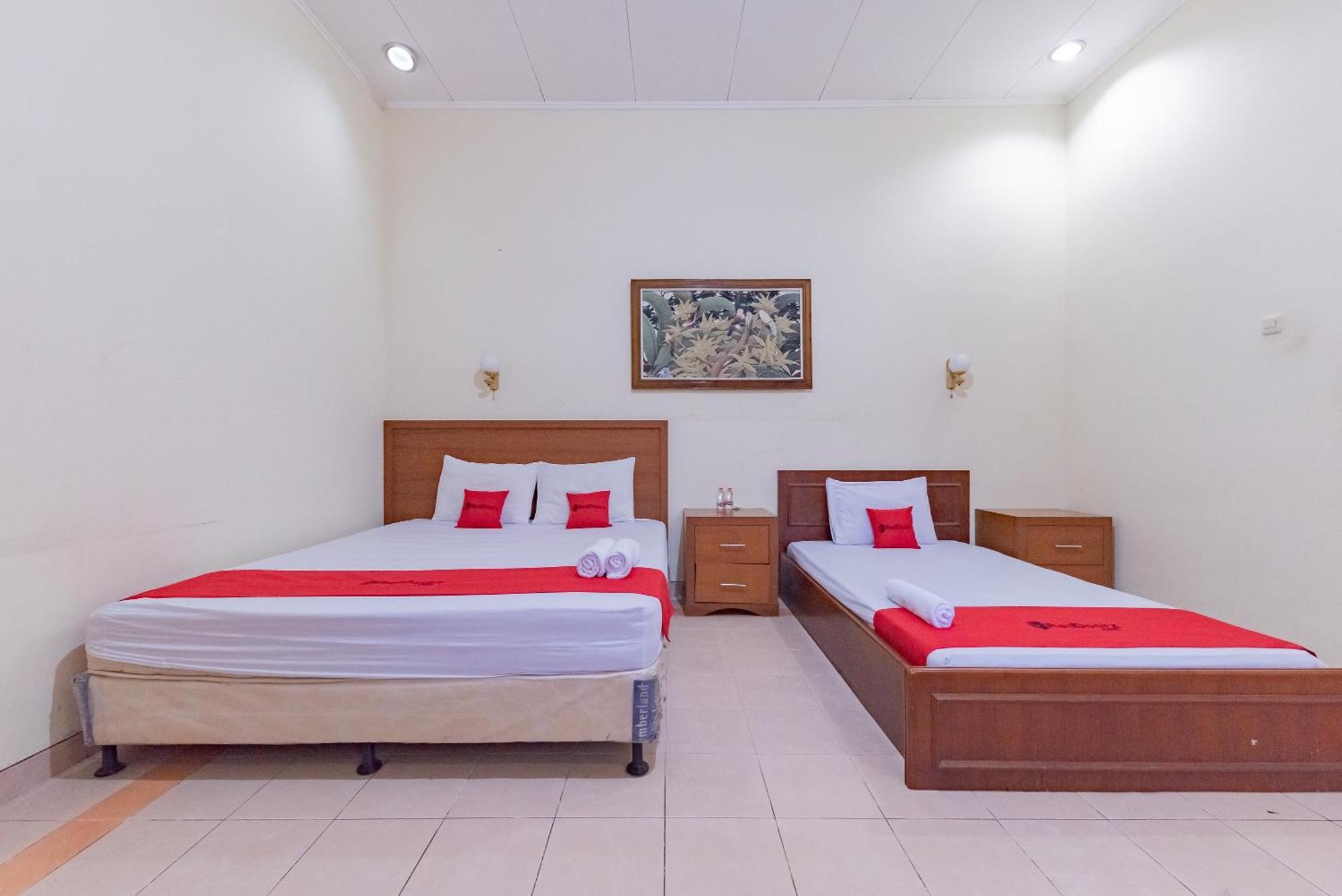 Reddoorz Plus Near Rsud R. Syamsudin Bunut Sukabumi Hotel Ngoại thất bức ảnh